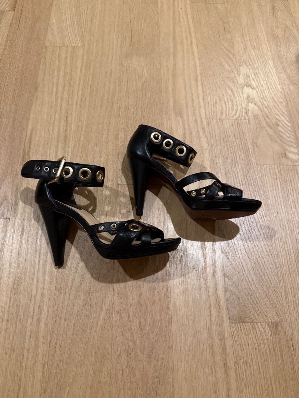 Cole Haan stiletto heels - Picture 2 of 3